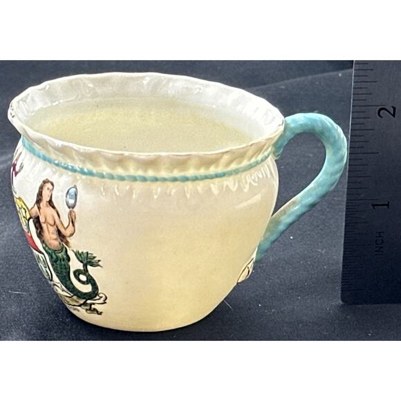 W.H. Goss Crested China Heraldic Watch Weel Arms at Abbotsford Saucer Cup - Picture 3 of 9